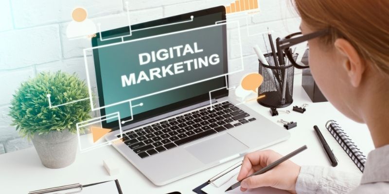 Overview of digital marketing introduces the concept